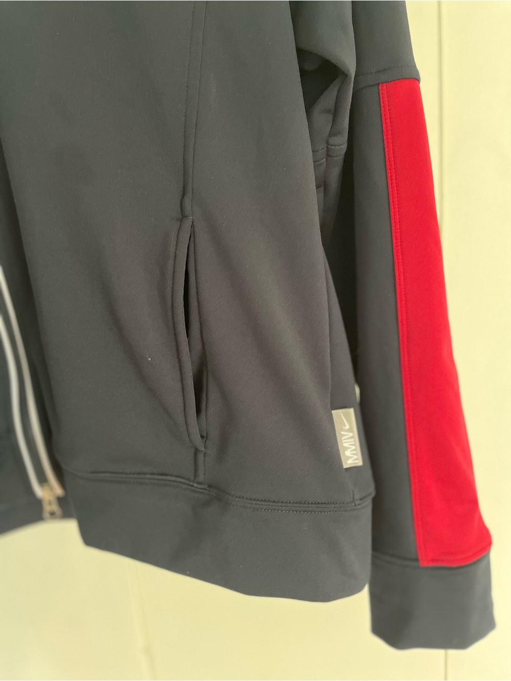 Women’s XL Nike Training Dri-Fit Navy/Red Hooded Jacket - Picture 3 of 11